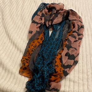 Stylish Multicolor Animal Print Scarf